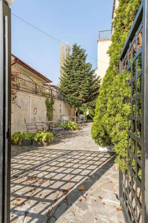 Nostalgia Central Studio II Bucharest Exterior photo